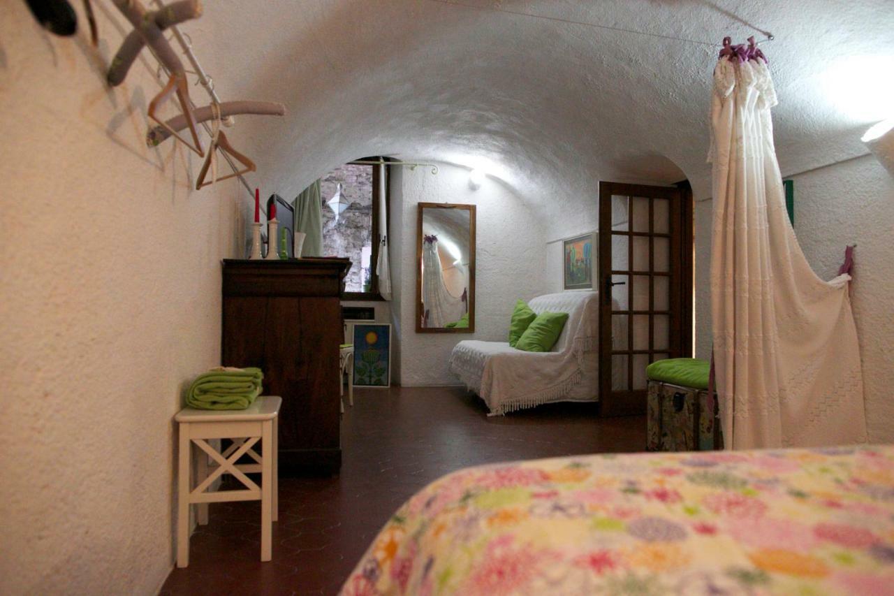 Appartamento Le Violette Dolceacqua Buitenkant foto